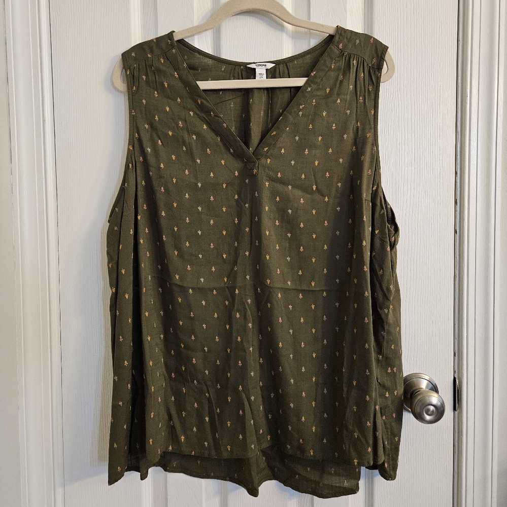 Sonoma Goods for Life V-Neck Sleeveless  Women's Top